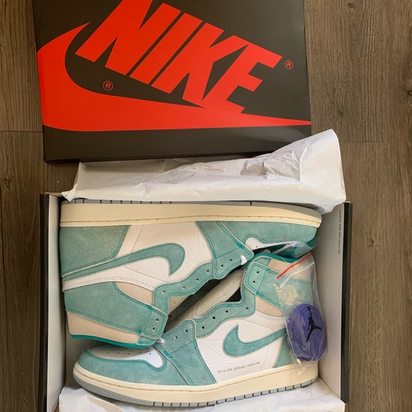 💸SOLD💸 NWT Nike Jordan Turbo Green - Picture 2 of 7